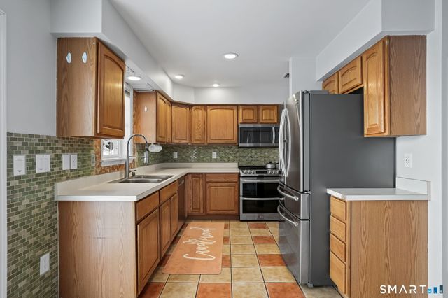 19 Candlewood Springs, New Milford, CT 06776