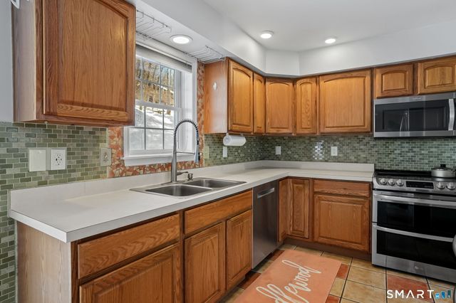 19 Candlewood Springs, New Milford, CT 06776