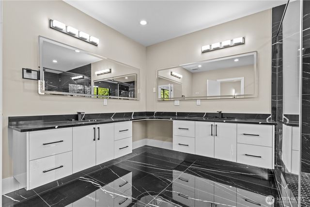 20921 1st Place S, Des Moines, WA 98198