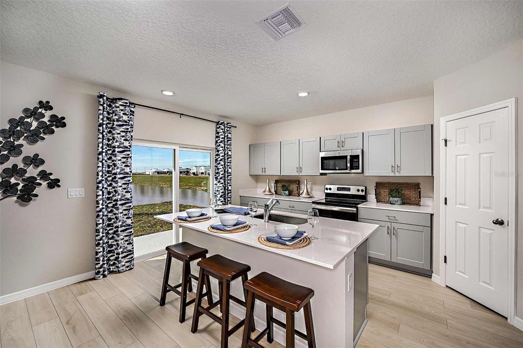 Image 2 of property listing at 1723 VANILLA STREET, Lake Hamilton, FL 33851