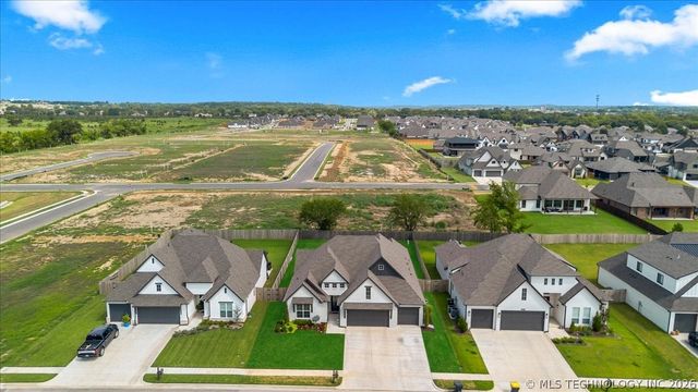 2957 E 146th Street S, Bixby, OK 74008