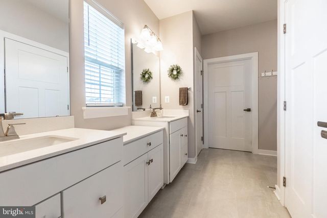 22 WINIFRED DR, Hanover, PA 17331