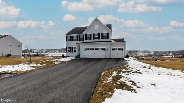 22 WINIFRED DR, Hanover, PA 17331