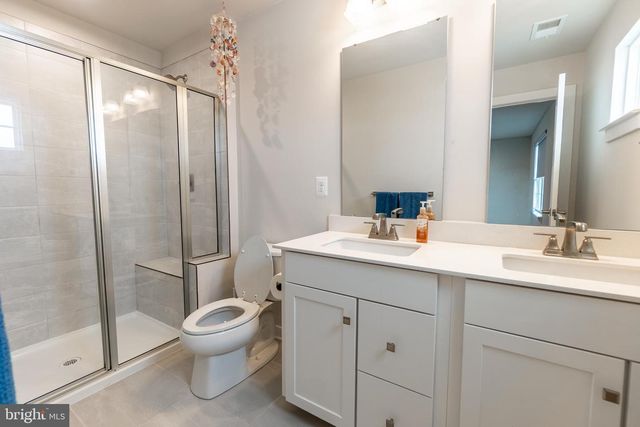 22 WINIFRED DR, Hanover, PA 17331