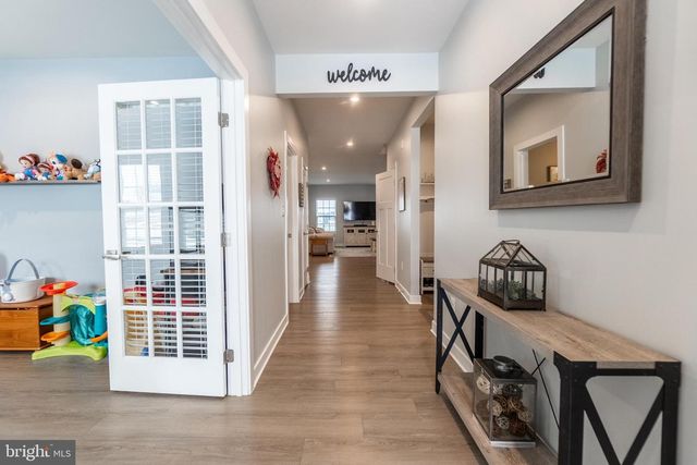 22 WINIFRED DR, Hanover, PA 17331