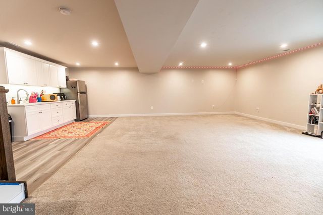 22 WINIFRED DR, Hanover, PA 17331