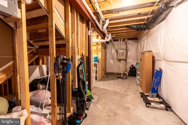 22 WINIFRED DR, Hanover, PA 17331