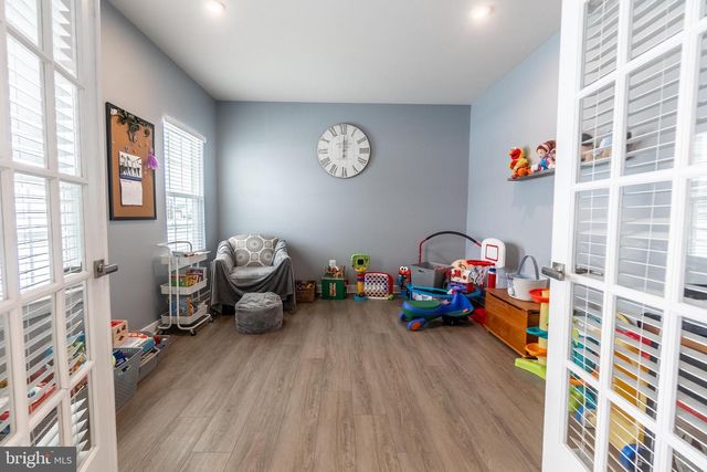 22 WINIFRED DR, Hanover, PA 17331