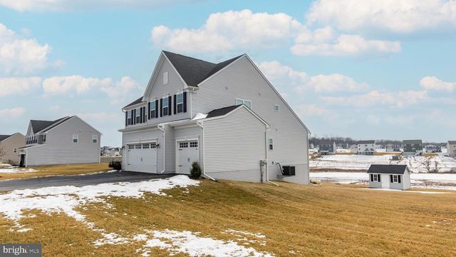 22 WINIFRED DR, Hanover, PA 17331