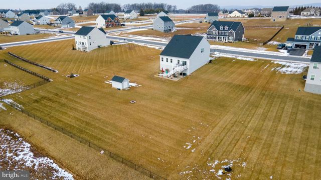 22 WINIFRED DR, Hanover, PA 17331