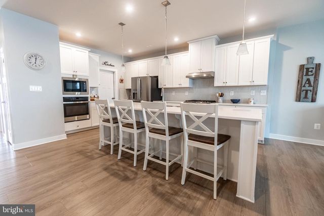 22 WINIFRED DR, Hanover, PA 17331