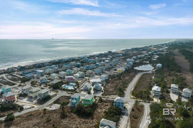 674 Morgantown Boulevard, Gulf Shores, AL 36542