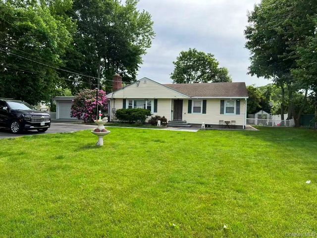 243 jakson ave, Syosset, NY 11791