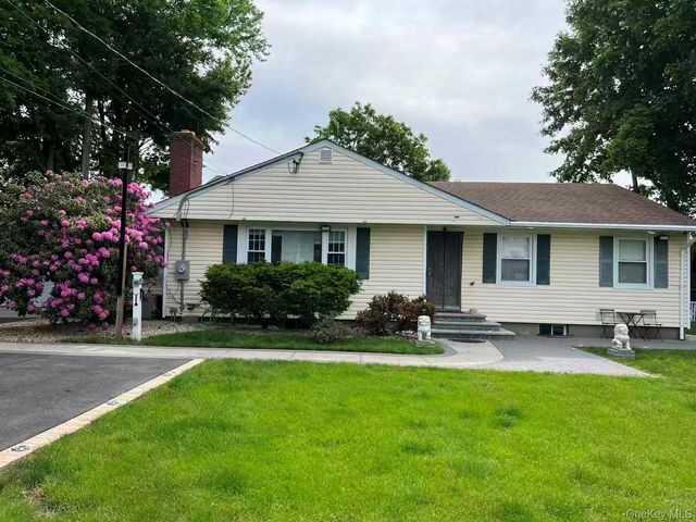 243 jakson ave, Syosset, NY 11791