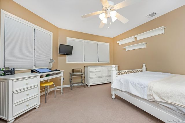 17 Jeremy Circle, Nesconset, NY 11767