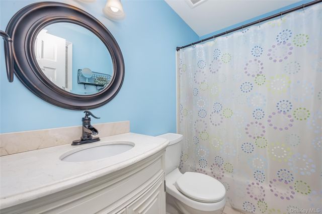 17 Jeremy Circle, Nesconset, NY 11767