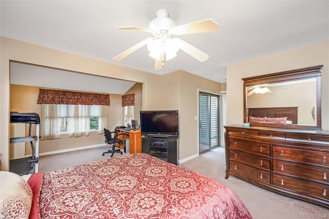 17 Jeremy Circle, Nesconset, NY 11767