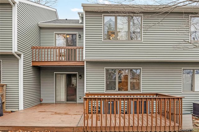 17 Jeremy Circle, Nesconset, NY 11767