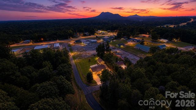 724 Hillcrest Drive, Bessemer City, NC 28016