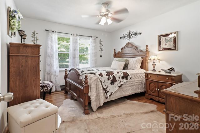 724 Hillcrest Drive, Bessemer City, NC 28016