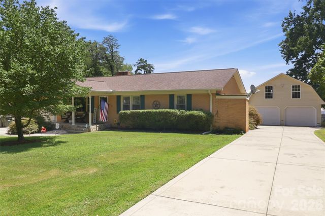 724 Hillcrest Drive, Bessemer City, NC 28016
