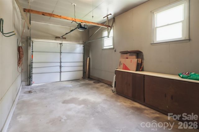 724 Hillcrest Drive, Bessemer City, NC 28016