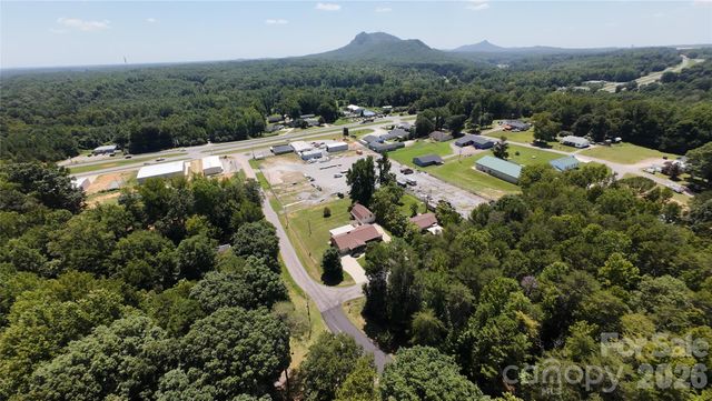 724 Hillcrest Drive, Bessemer City, NC 28016