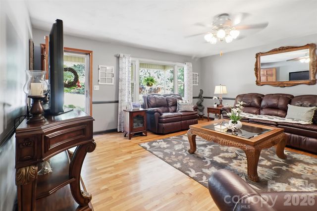 724 Hillcrest Drive, Bessemer City, NC 28016