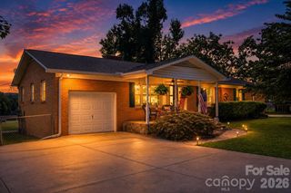 724 Hillcrest Drive, Bessemer City, NC 28016