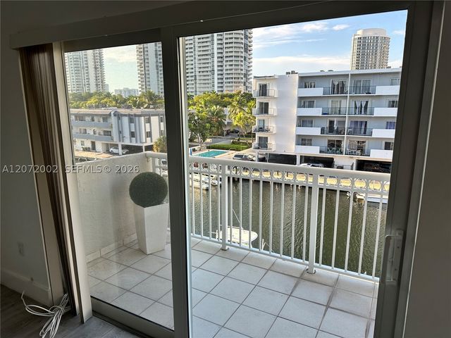 3601 NE 170th St 409, North Miami Beach, FL 33160