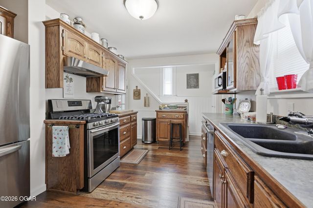 1014 Cherokee Avenue, Seneca, MO 64865