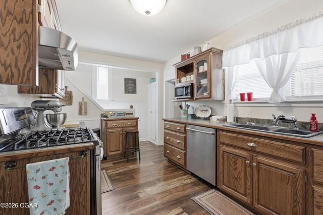 1014 Cherokee Avenue, Seneca, MO 64865