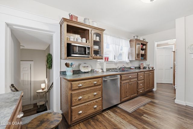 1014 Cherokee Avenue, Seneca, MO 64865