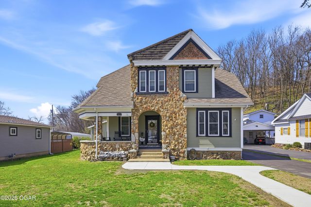 1014 Cherokee Avenue, Seneca, MO 64865