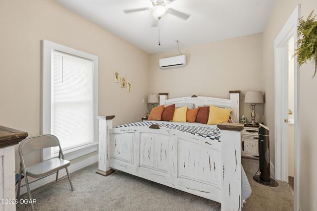 1014 Cherokee Avenue, Seneca, MO 64865