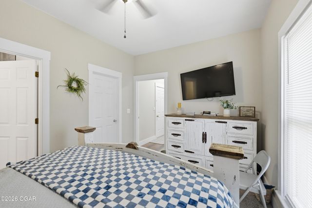 1014 Cherokee Avenue, Seneca, MO 64865