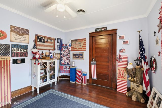 1014 Cherokee Avenue, Seneca, MO 64865