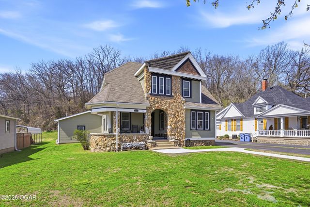 1014 Cherokee Avenue, Seneca, MO 64865