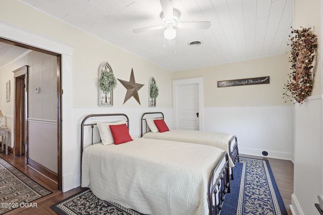 1014 Cherokee Avenue, Seneca, MO 64865