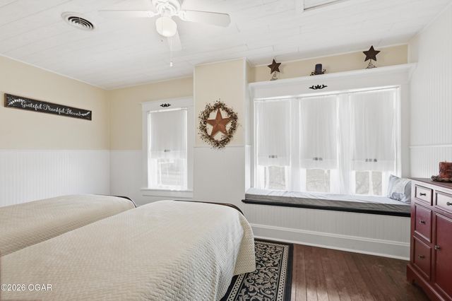 1014 Cherokee Avenue, Seneca, MO 64865