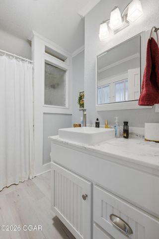 1014 Cherokee Avenue, Seneca, MO 64865