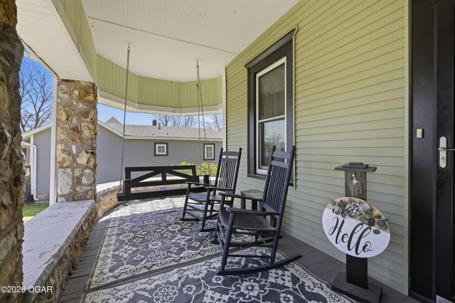 1014 Cherokee Avenue, Seneca, MO 64865