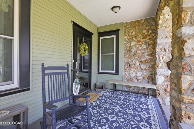 1014 Cherokee Avenue, Seneca, MO 64865