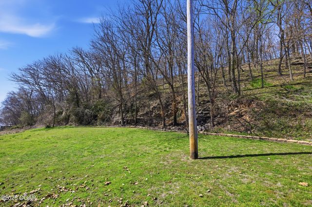 1014 Cherokee Avenue, Seneca, MO 64865