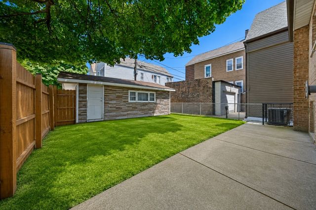 2524 W 45th Street, Chicago, IL 60632