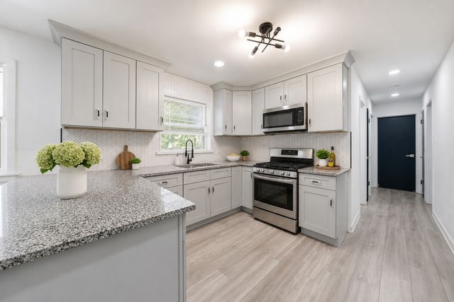 2524 W 45th Street, Chicago, IL 60632