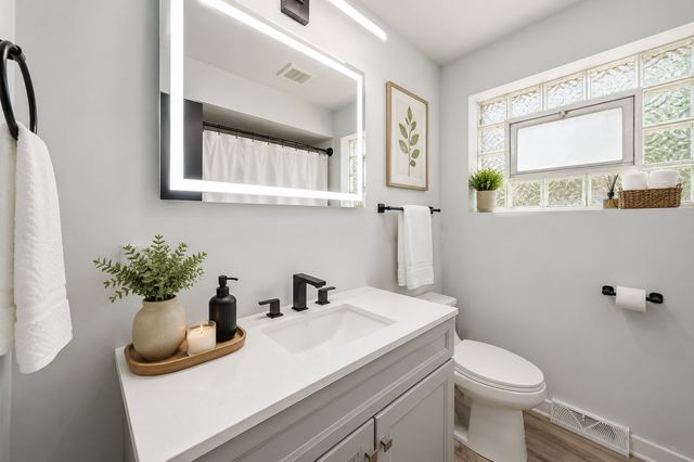 2524 W 45th Street, Chicago, IL 60632