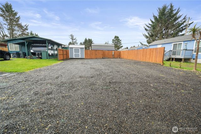 879 Magellan Avenue NE, Ocean Shores, WA 98569