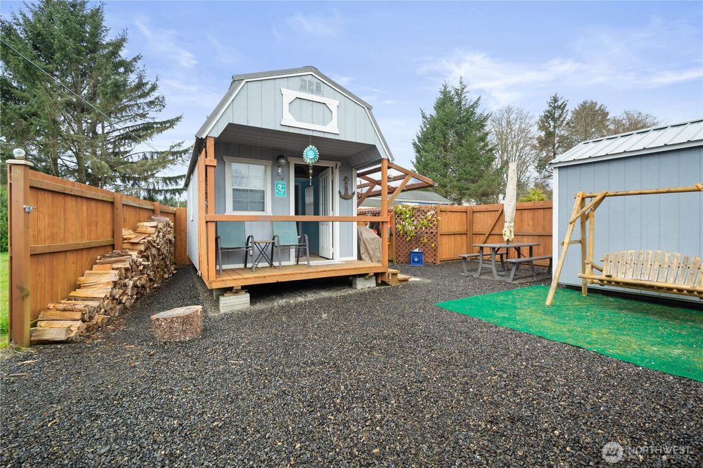 879 Magellan Avenue NE, Ocean Shores, WA 98569