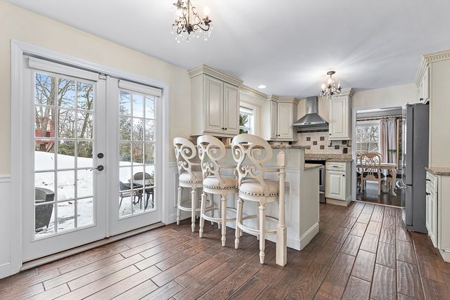 40 Pinewood Rd, Wellesley, MA 02482